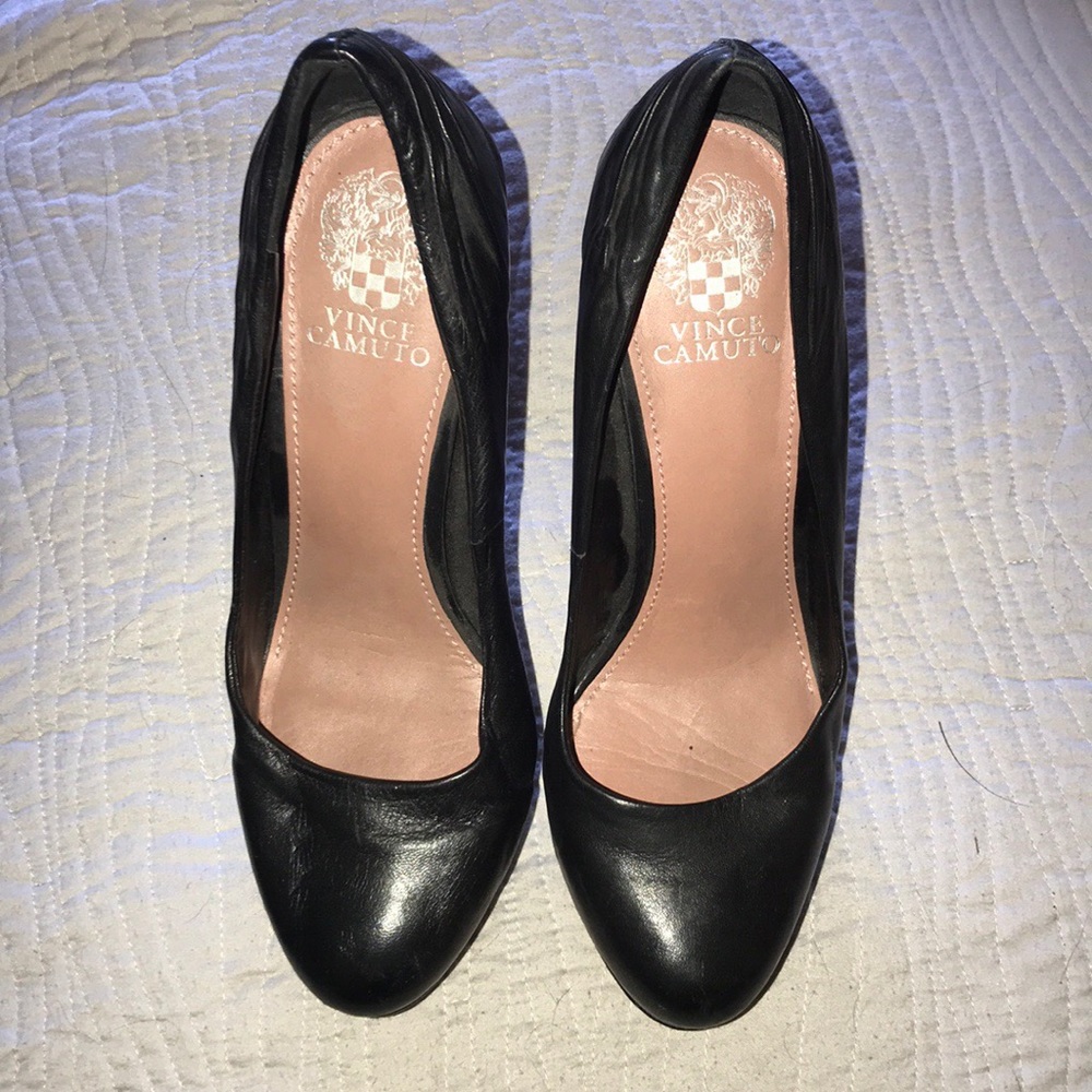 Vince Camuto- ruched black heels